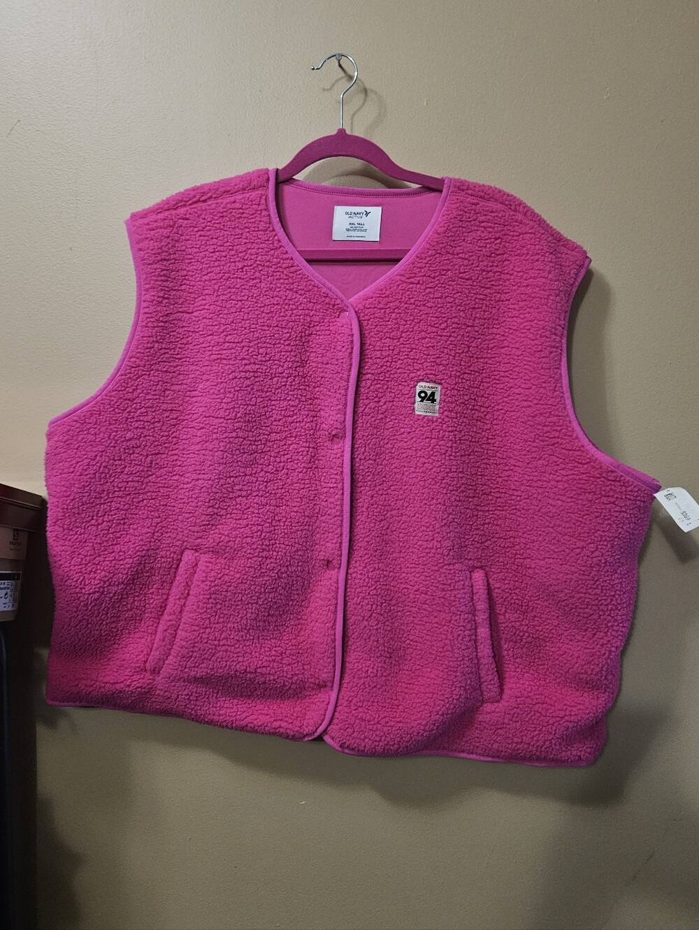 NWT Old Navy Active Women's Size XXL Tall Pink Faux Shepra Vest